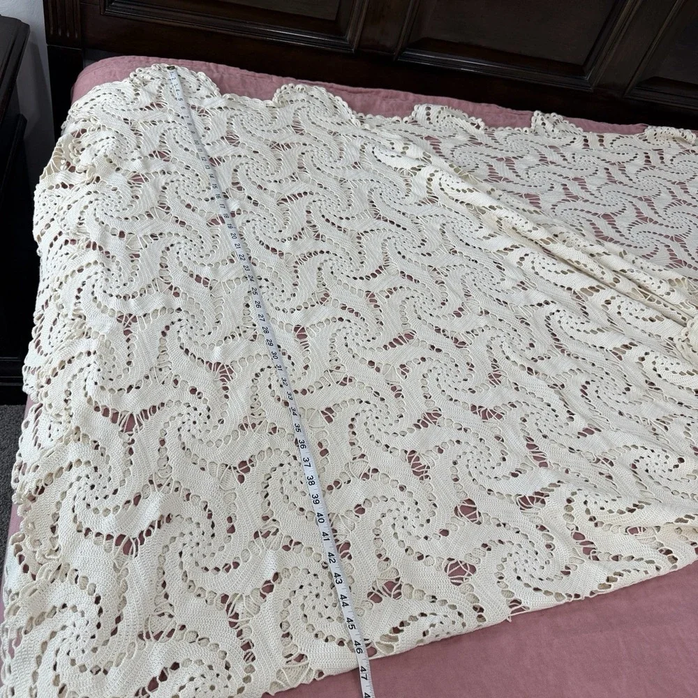 Hand Crocheted Lace Bedspread Queen Neutral‎ Swirl Blanket Vtg Handmade Beige